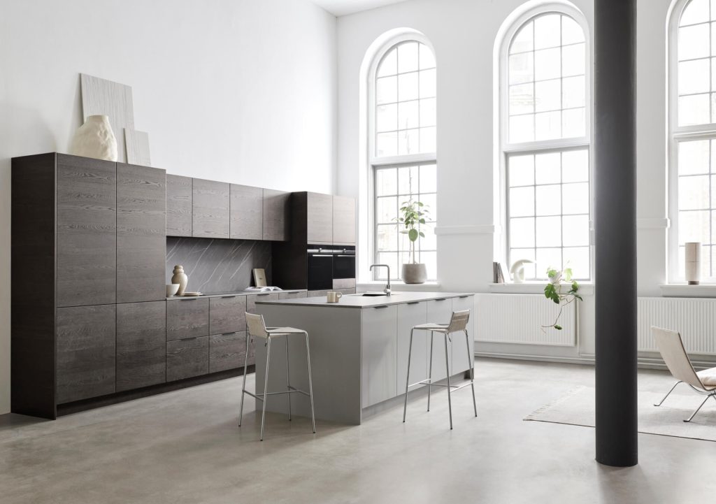 Veda main dark oak pure grey kitchen kvik