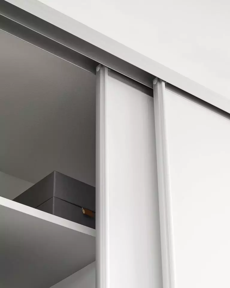 Smart Hall Detail TopRail 1